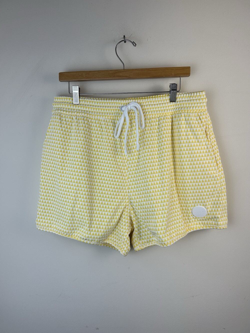 Casa Del Mar Mens Swim Trunks Shorts Yellow White Geometric Shorts Sz XL